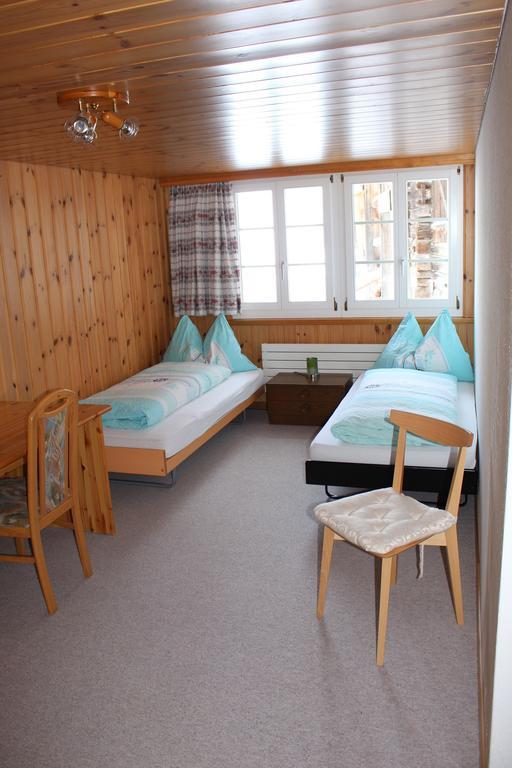 Chalet Spinne Grindelwald Zimmer foto