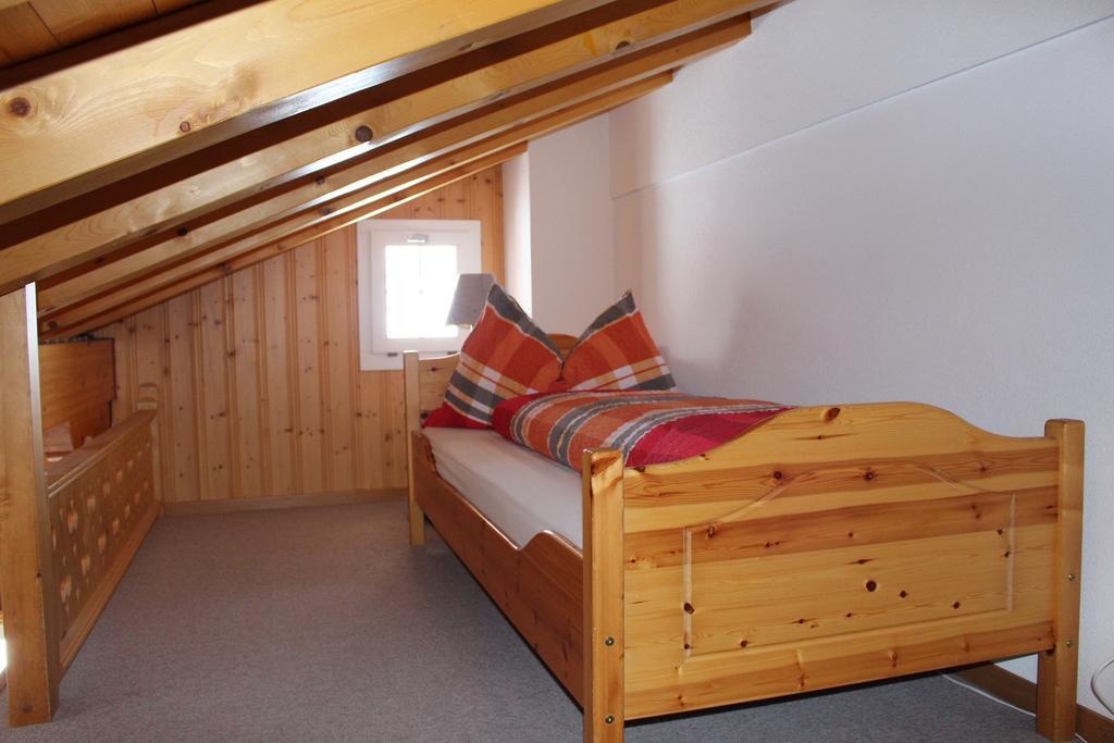 Chalet Spinne Grindelwald Zimmer foto