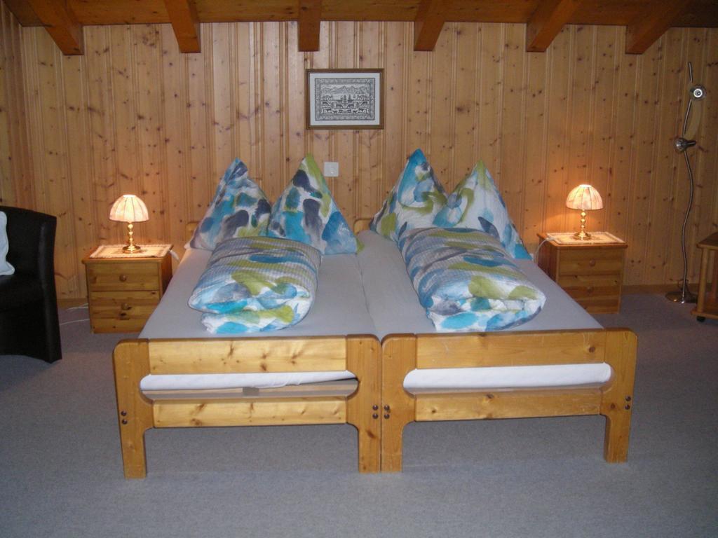 Chalet Spinne Grindelwald Zimmer foto